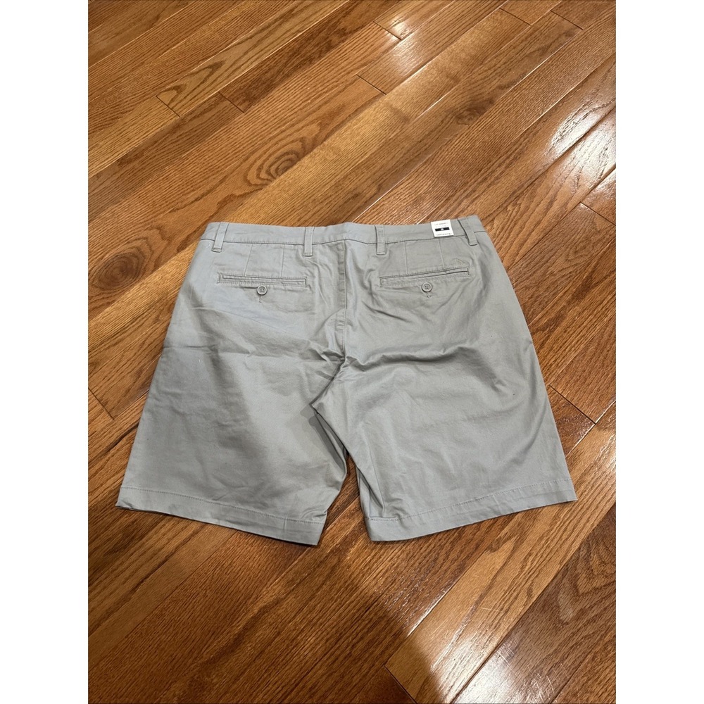 UNTUCKit Men's 9" Chino Shorts Size 36 Gray NEW Flat Front Summer Casual - Picture 6 of 7